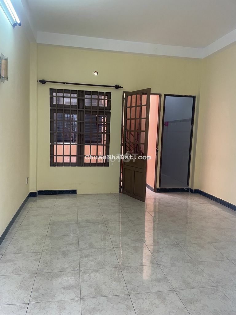 Nhà 2 lầu 4x24m mặt tiền kinh doanh Lý Phục Man Nhà 2 lầu 4x24m mặt tiền kinh doanh Lý Phục Man