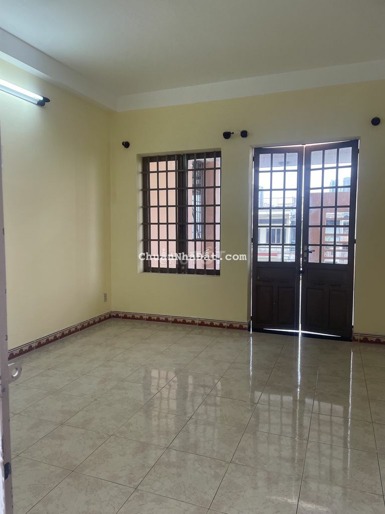 Nhà 2 lầu 4x24m mặt tiền kinh doanh Lý Phục Man Nhà 2 lầu 4x24m mặt tiền kinh doanh Lý Phục Man