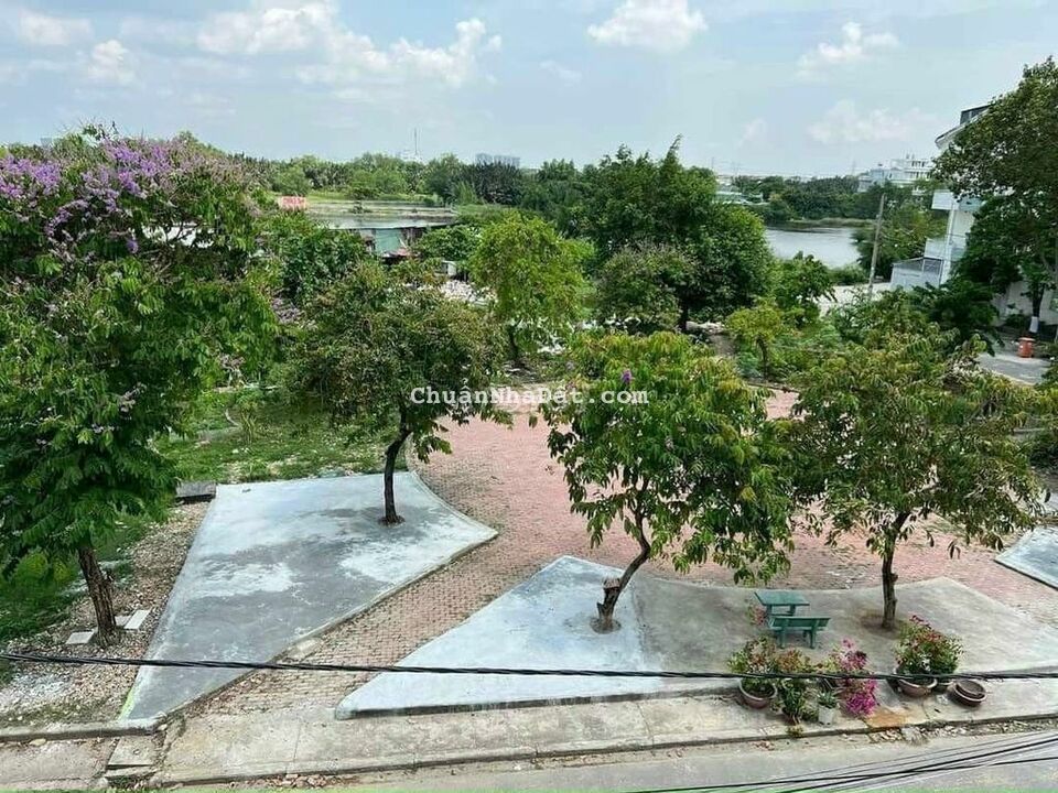 Cho thuê biệt thự 8x14 , nhà mới hoàn thiện xong , 3Pn 3Wc , P7 Q8