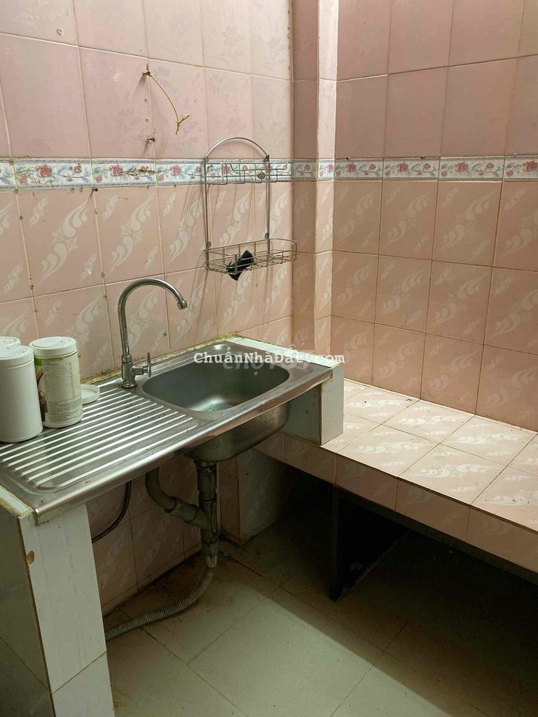 Cho thuê nhà nguyên căn 6 triệu. Hẻm tùng thiện vương. f13