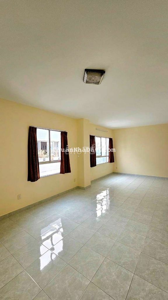 Mặt Tiền, 4.5x13, 1Lầu 2PN 2WC, có ban công