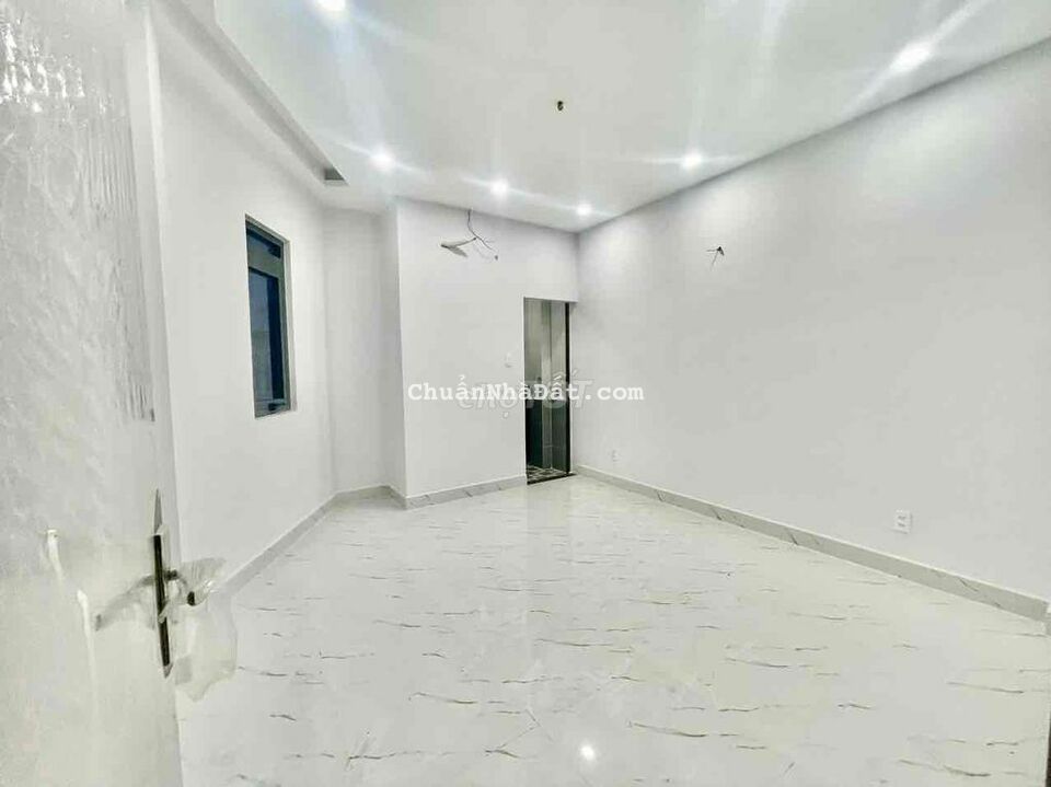 Cho thuê nhà MT đường nội bộ khu Tạ Quang Bửu P5 Q8.