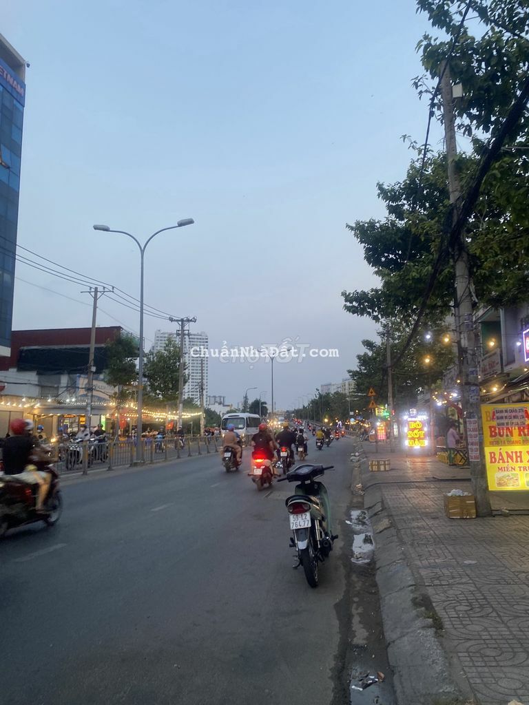 Cho thuê nhà NC đường Tạ Quang Bửu p5 Q8 6pn,4wc