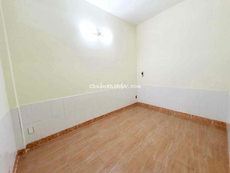 HẺM XE TẢI. KINH DOANH TỰ DO C3 PHẠM HÙNG