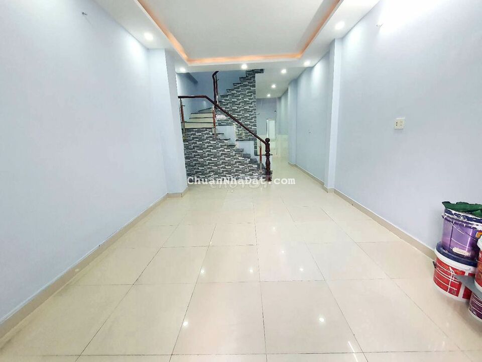 ✅ Ngay Chợ, mới 99%, 4x20, 1Lầu 3PN 2WC