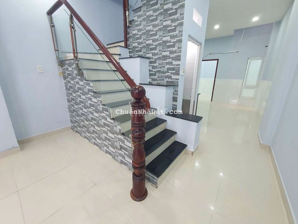 ✅ Ngay Chợ, mới 99%, 4x20, 1Lầu 3PN 2WC