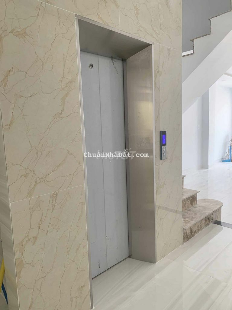 Cho thuê nhà nguyên căn mặt tiền Tạ Quang Bửu , ngay chung cư Topaz