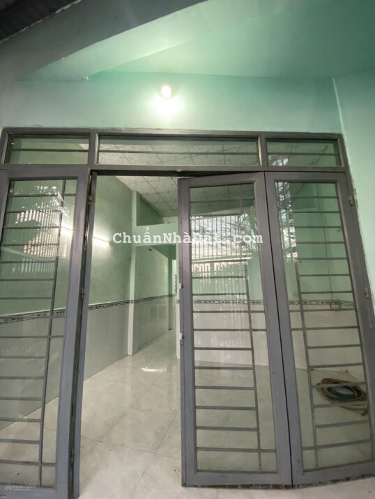 Nhà nguyên căn mặt tiền đường Số 8 Lò Lu cạnh KĐT Đông Tăng Long, giá 5 triệu/tháng