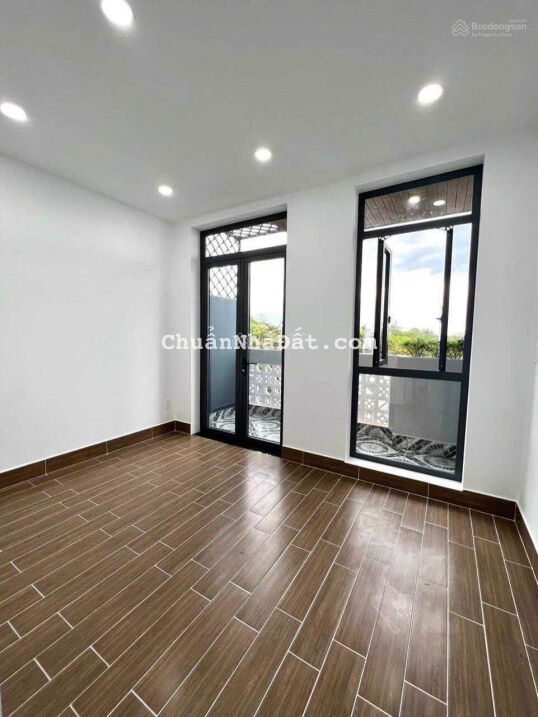 Cho thuê nhà nguyên căn mới sạch sẽ tiện làm văn phòng 3 tầng 4 phòng ngủ 3WC Lò Lu, giá 10 triệu