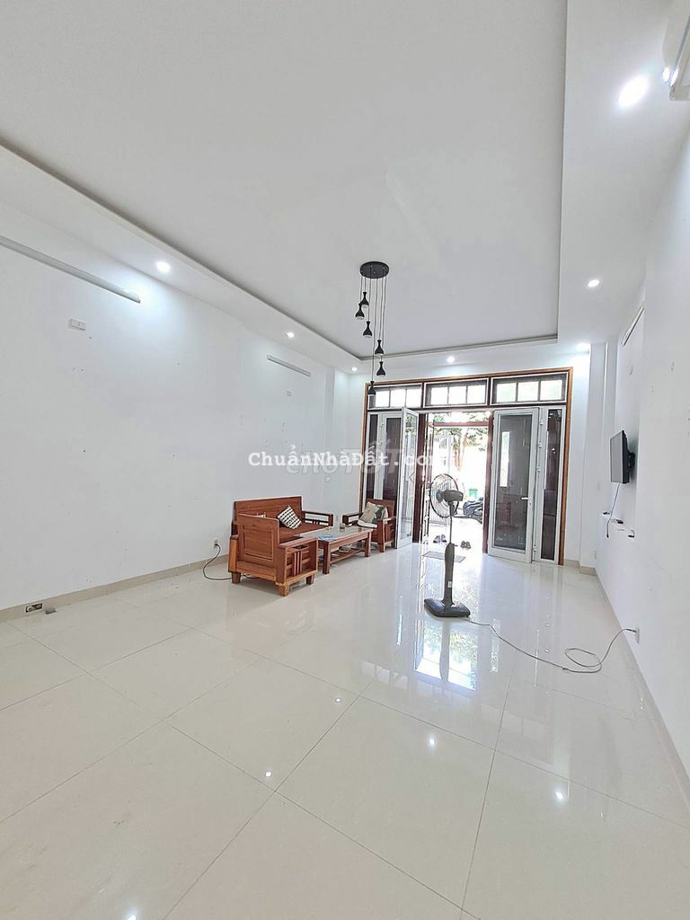 NHÀ 3 TẦNG 3PN 4WC MT KHU HỒ NGHINH