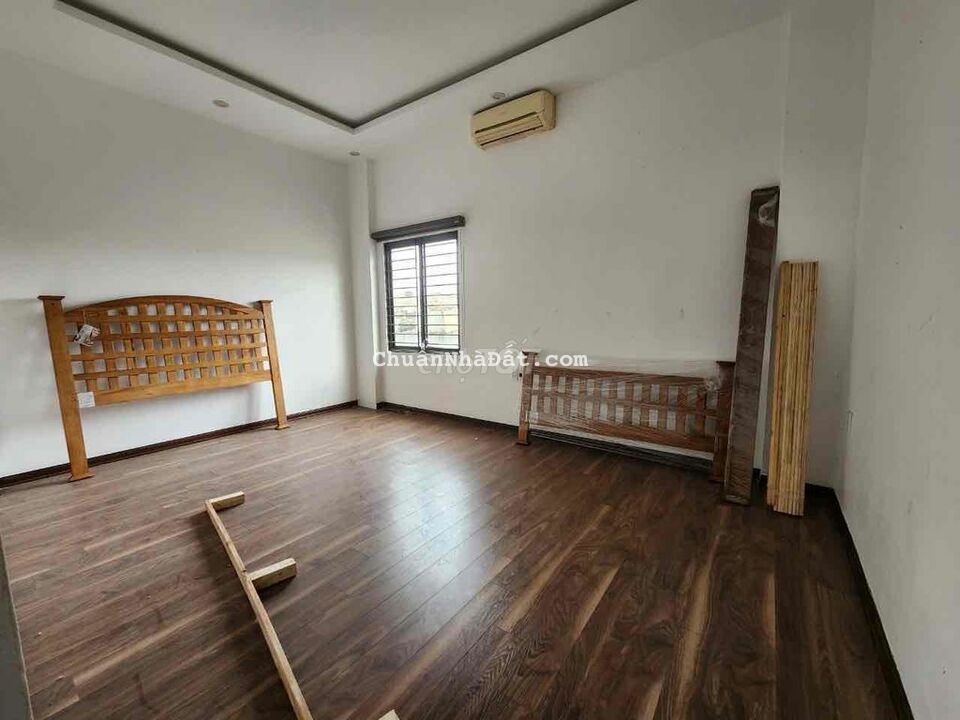 NHÀ MẶT TIỀN GẦN PHẠM VĂN ĐỒNG PHỐ DU LỊCH