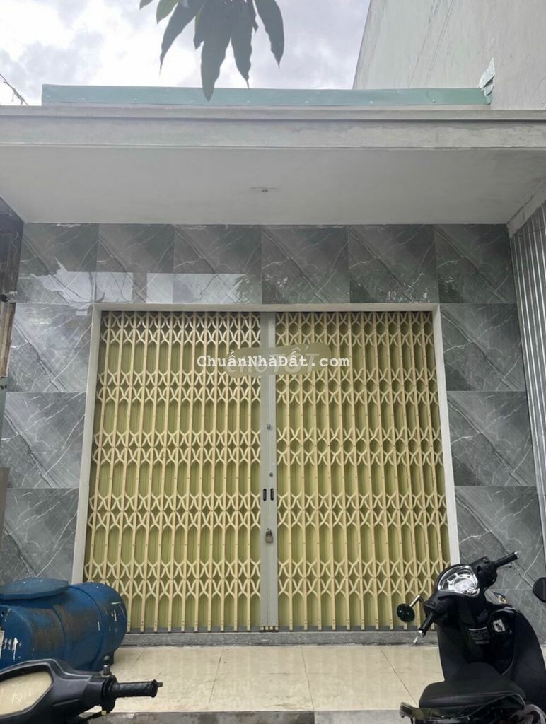 NHÀ ĐƯỜNG LỚN TRỐNG SUỐT MẶT TIỀN LÊ CHÂN GIÁ HỜI