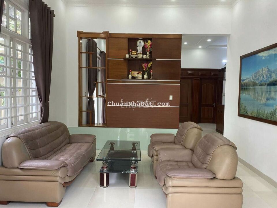 Vila yên tĩnh an ninh sân vườn gần phạm văn đồng