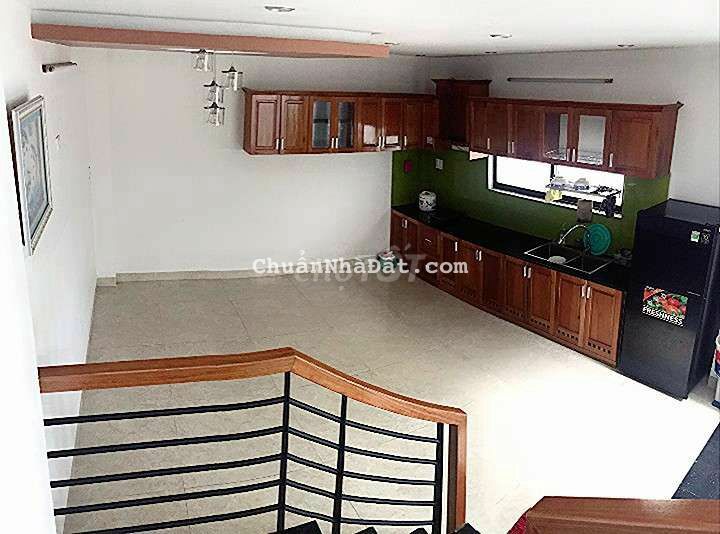 Cho thuê nhà 4  tầng 2 Mặt tiền kinh doanh sầm uất khu khúc hạo