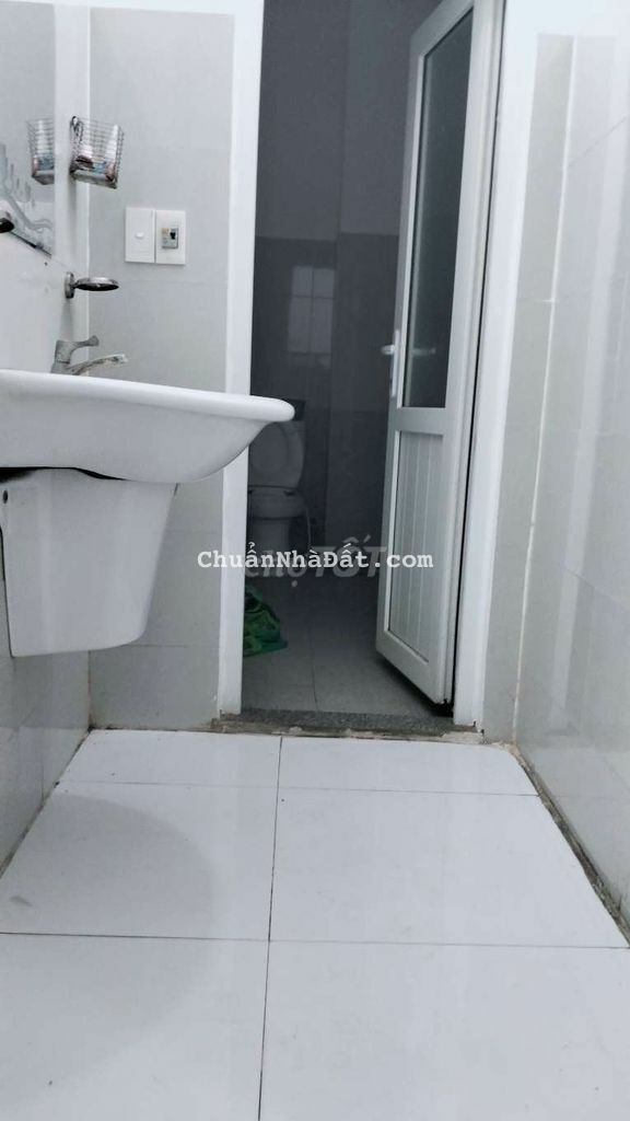 Cho thuê nhà 4  tầng 2 Mặt tiền kinh doanh sầm uất khu khúc hạo