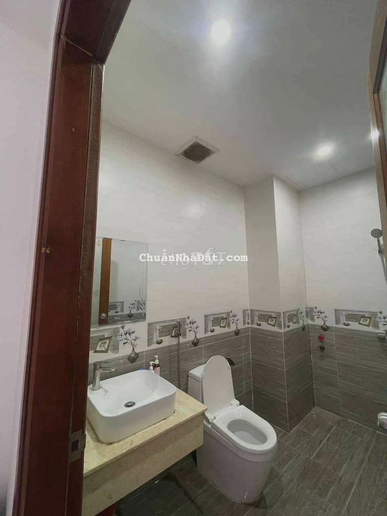 Nhà thiết kế 3 tầng ngay võ văn kiệt.Khu gần biễn mỹ khê gần cầu rồng