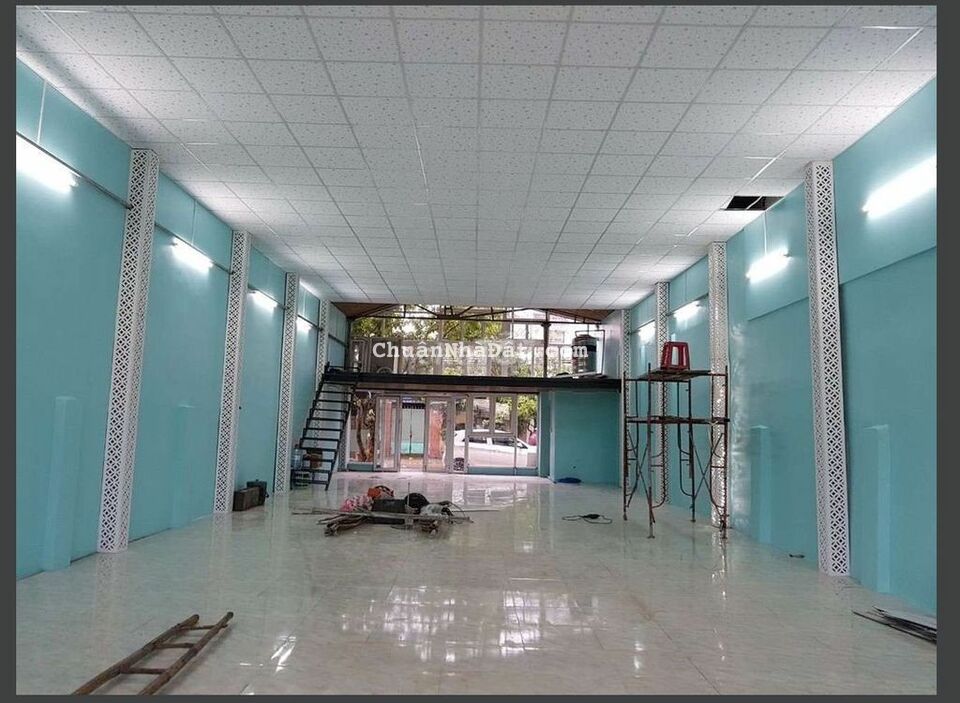 NHÀ 2 MẶT TIỀN TRỐNG SUỐT 155M2 TRƯỜNG CHINH