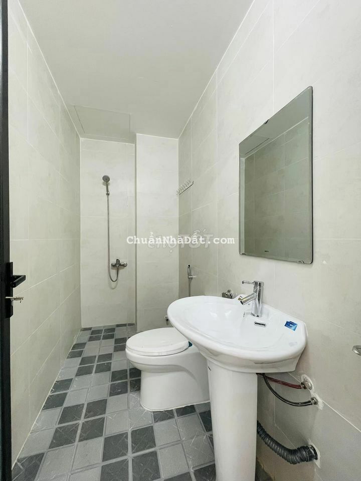 Cho thuê nhà 3 tầng mặt tiền Nguyễn Tất Thành view Biển quá đẹp Cho thuê nhà 3 tầng mặt tiền Nguyễn Tất Thành view Biển quá đẹp