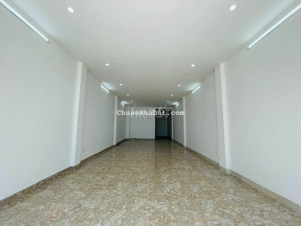 Cho thuê nhà 3 tầng mặt tiền Nguyễn Tất Thành view Biển quá đẹp Cho thuê nhà 3 tầng mặt tiền Nguyễn Tất Thành view Biển quá đẹp