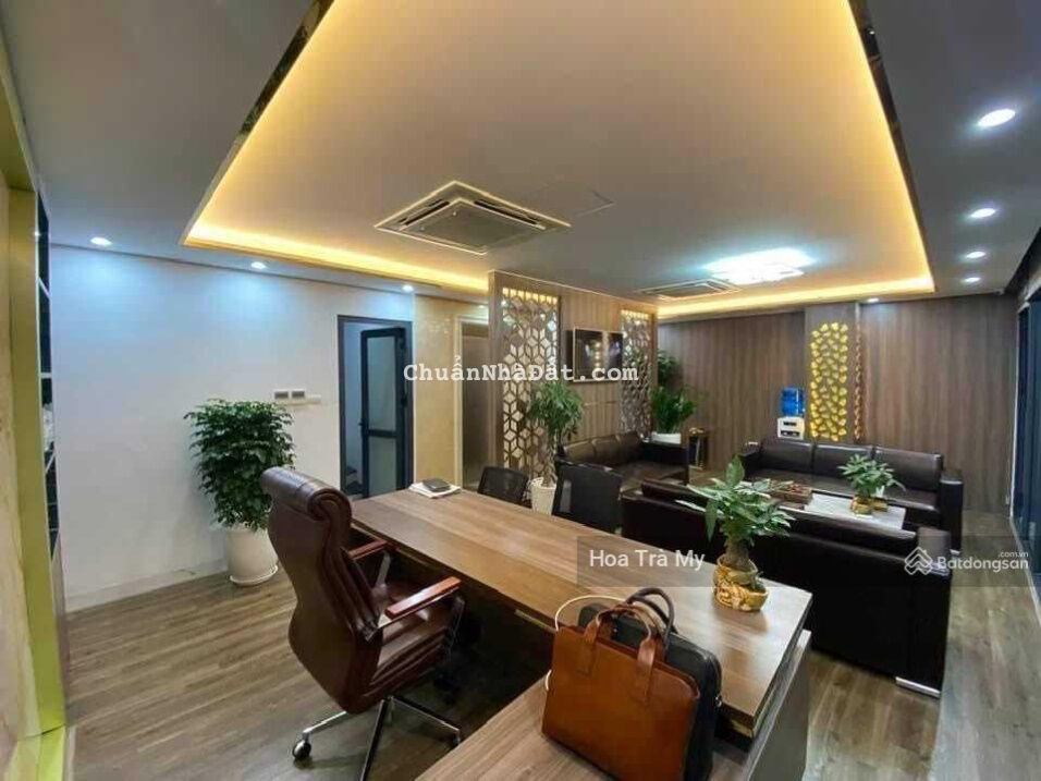 Cho thuê nhà Nguyễn Ngọc Vũ 100m2x5 tầng, mặt tiền 6m, ô tô tránh, TK hiện đại, 28 tr/th