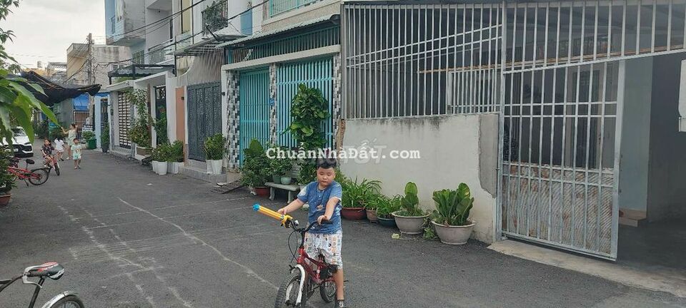 Chính chủ cho thuê nhà nguyên căn kề ngả tư Bình Phước 7tr Chính chủ cho thuê nhà nguyên căn kề ngả tư Bình Phước 7tr