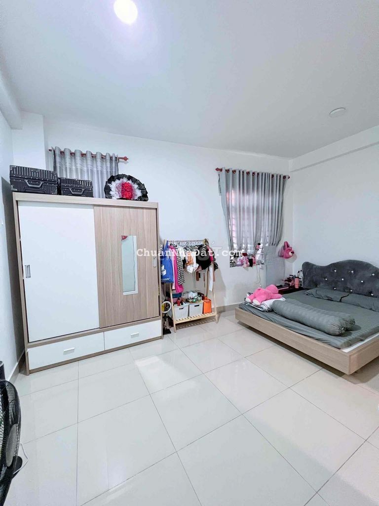 Cho thuê nhà 1 trệt 1 lầu 1 tum full nội thất KDC Hiệp thành 3