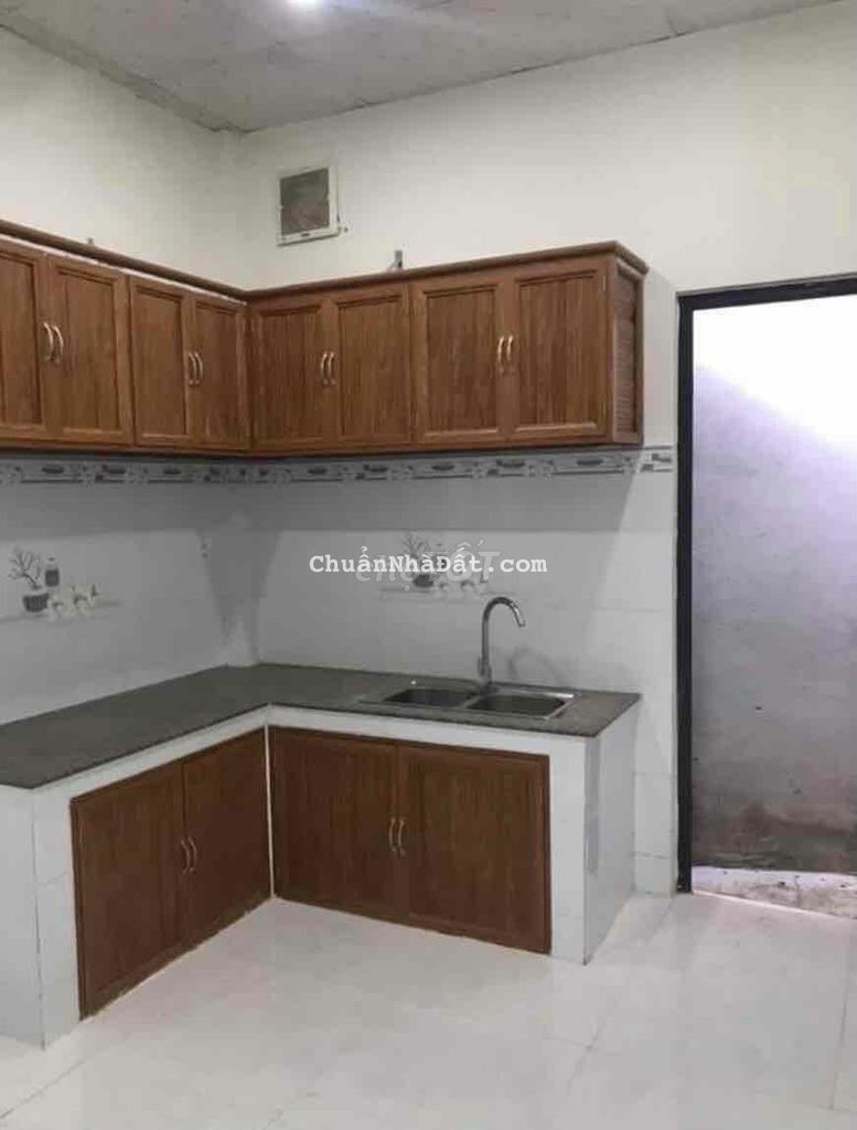 Cho thuê nhà gần chợ Phú Mỹ 2 PN , Sân 7 chỗ