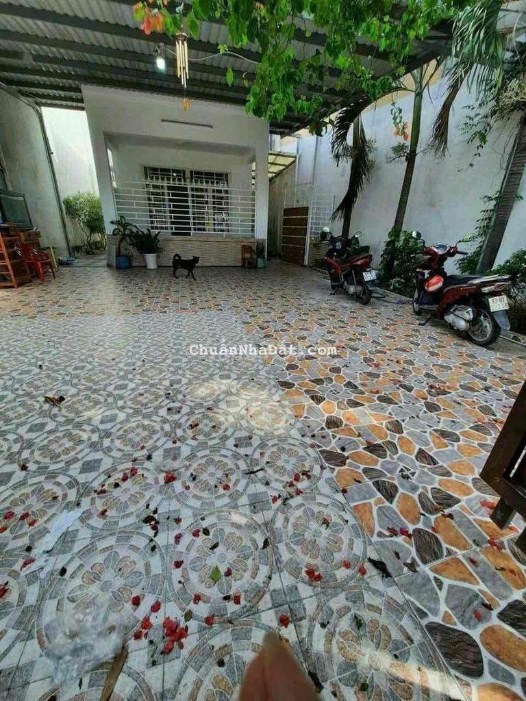 Cho thuê nhà Phú Hoà , 2 PN , Sân rộng mát mẻ