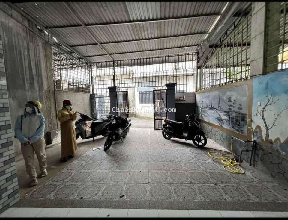 Cho thuê nhà đẹp, sân ô tô gần Lê Hồng Phong, Phú Hòa