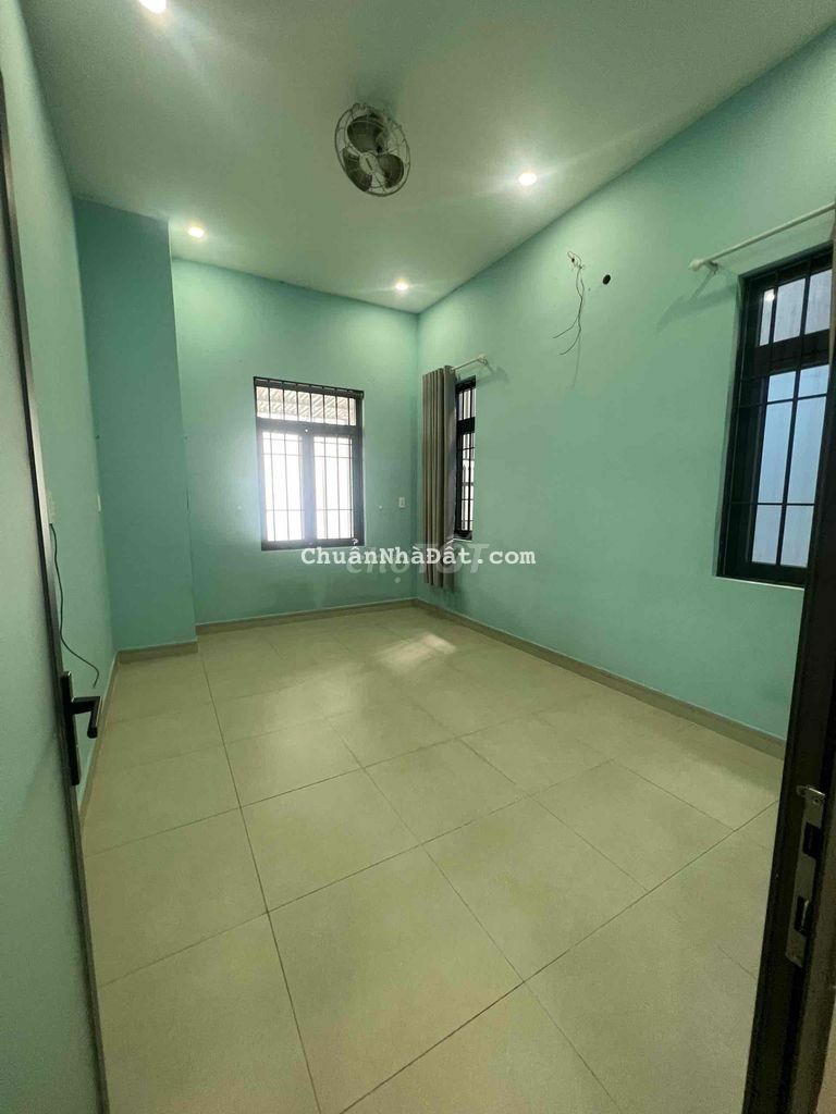 Cho thuê nhà hiệp thành gần bv 512 giường có sân vườn rộng thoáng mát