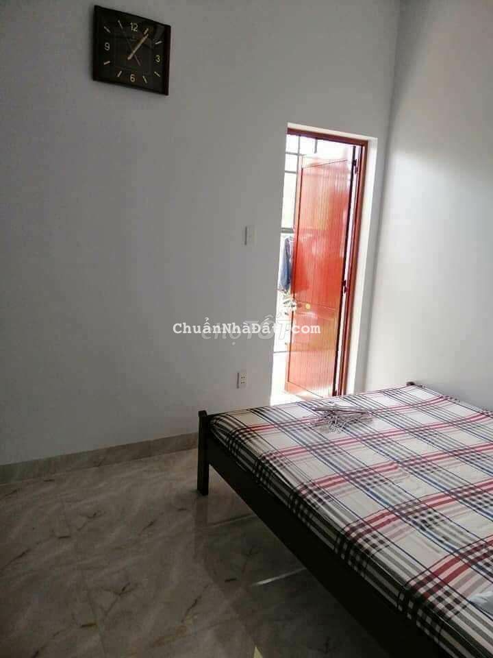 Cho thuê nhà trệt lầu hẻm trần bình trọng gần sân banh gò đậu