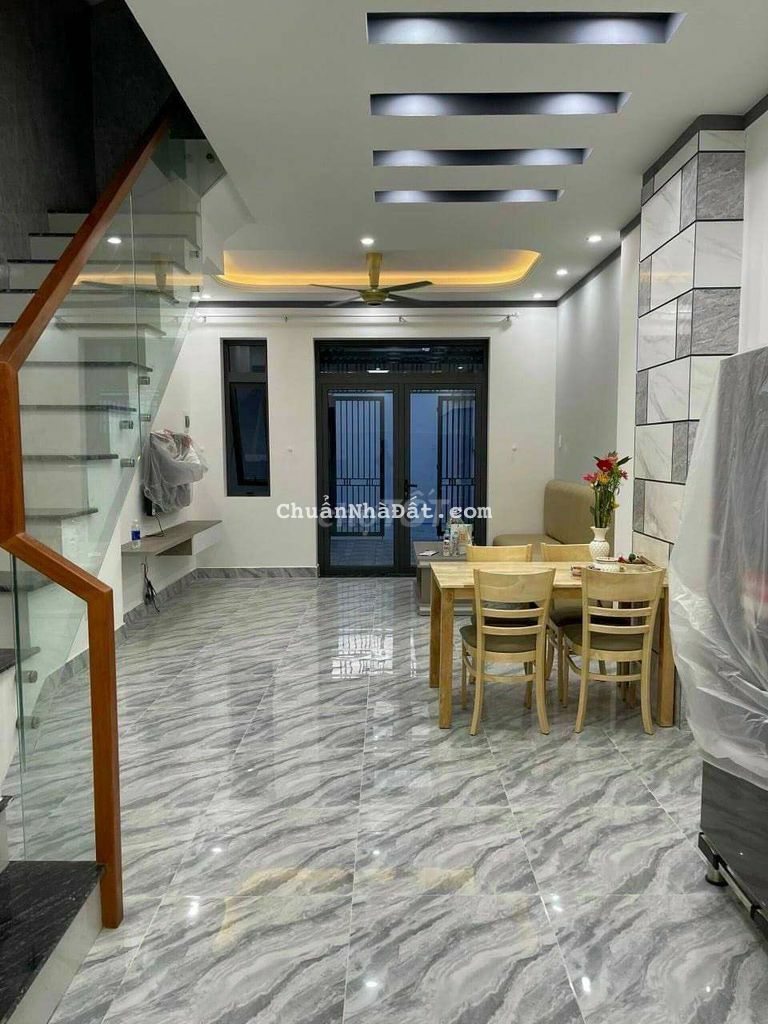 Cho thuê nhà đầy đủ nội thất, mới đẹp gần chợ Phú Hòa, Lê Hồng Phong