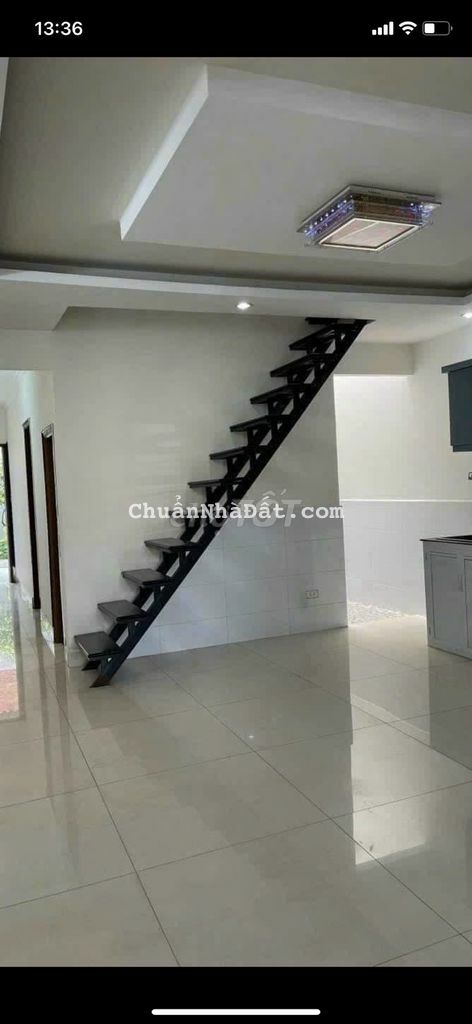 Cho thuê nhà Phú hoà gần becamex 7tr 2PN SÂN XE HƠI RỘNG  nhà sạch mới