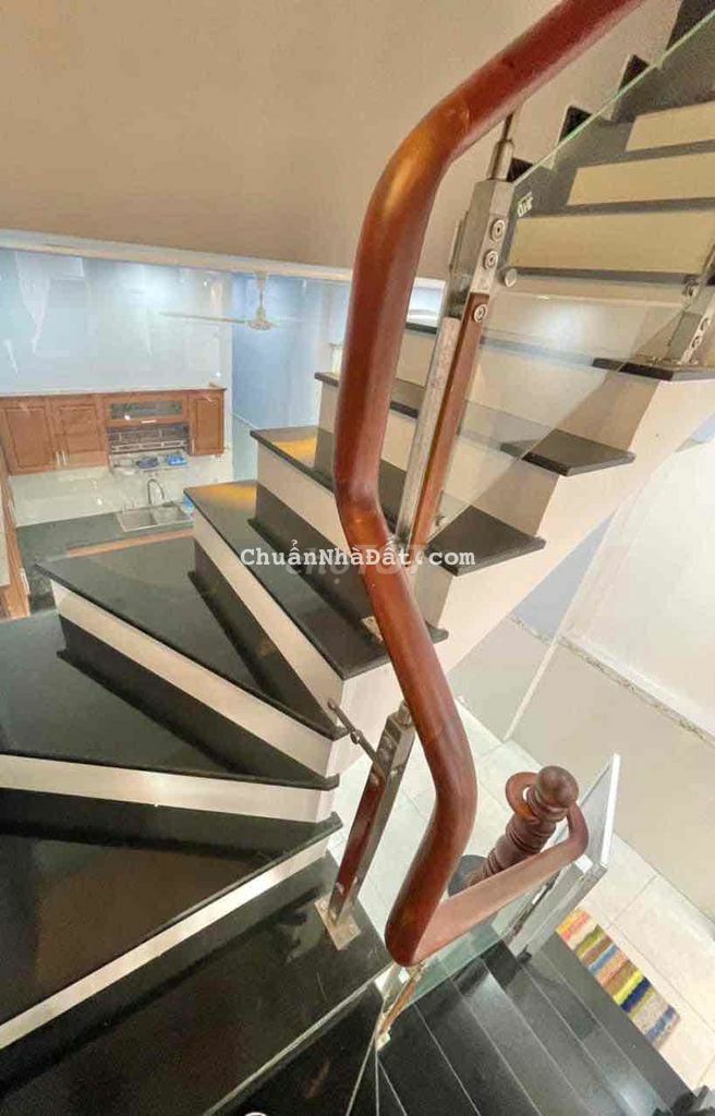 cho thuê nhà trệt lầu Phú Lợi , 4 PN , 2 Wc