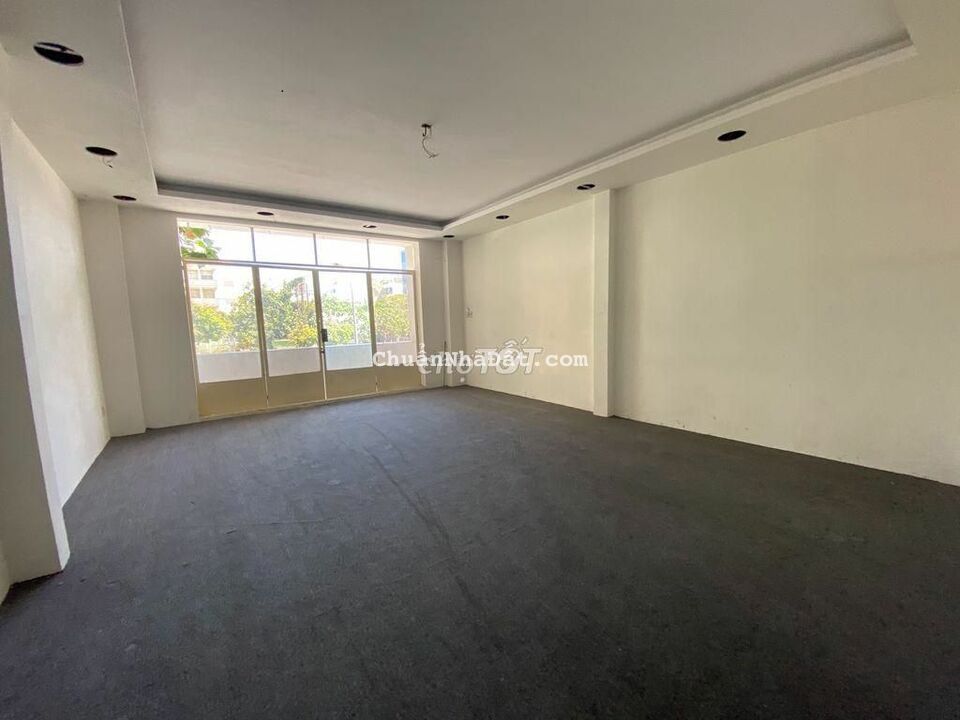 Cho thuê nhà mặt tiền Cộng Hòa 6x18m 1 trệt 1 lửng 3 lầu trống suốt