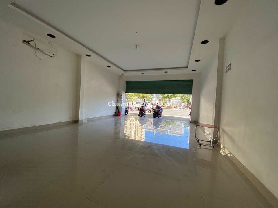 Cho thuê nhà mặt tiền Cộng Hòa 6x18m 1 trệt 1 lửng 3 lầu trống suốt