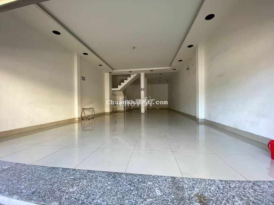 Cho thuê nhà mặt tiền Cộng Hòa 6x18m 1 trệt 1 lửng 3 lầu trống suốt