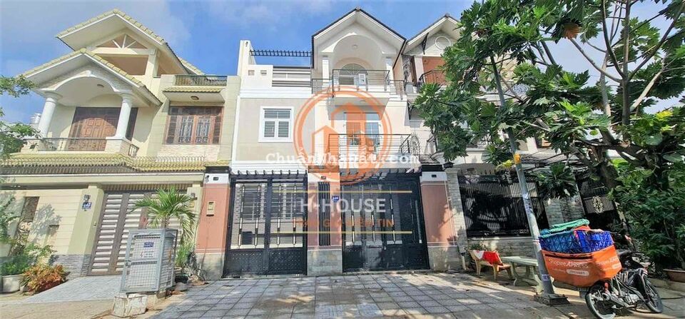 CHO THUÊ NHÀ QUÁCH VĂN TUẤN K300 P12.QTÂN BÌNH. 6x18M 5TẦNG 5PN 5WC