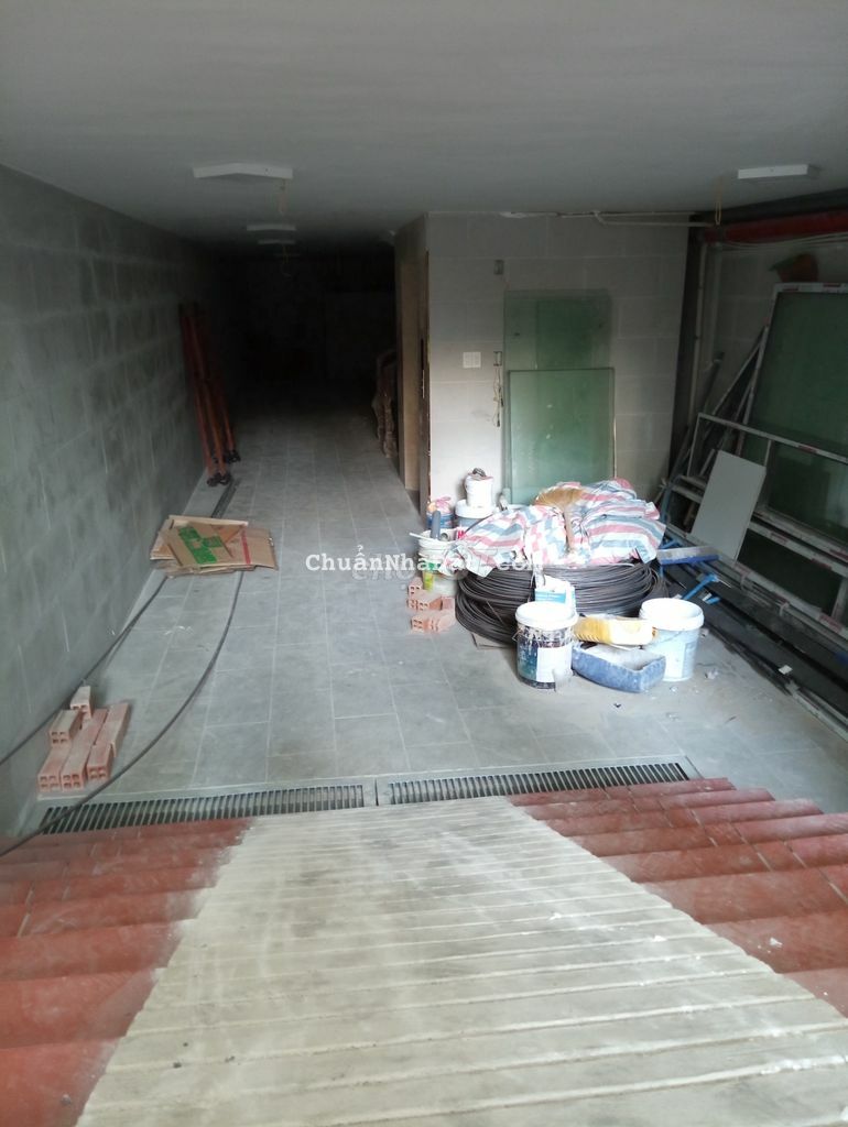 Cho thuê mặt tiền đường chính khu K300