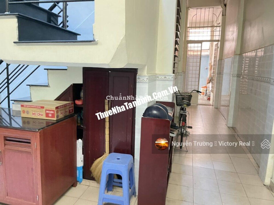 Cho thuê nhà hẻm đường Bành Văn Trân, 6 phòng ngủ, giá 20 triệu, có máy lạnh