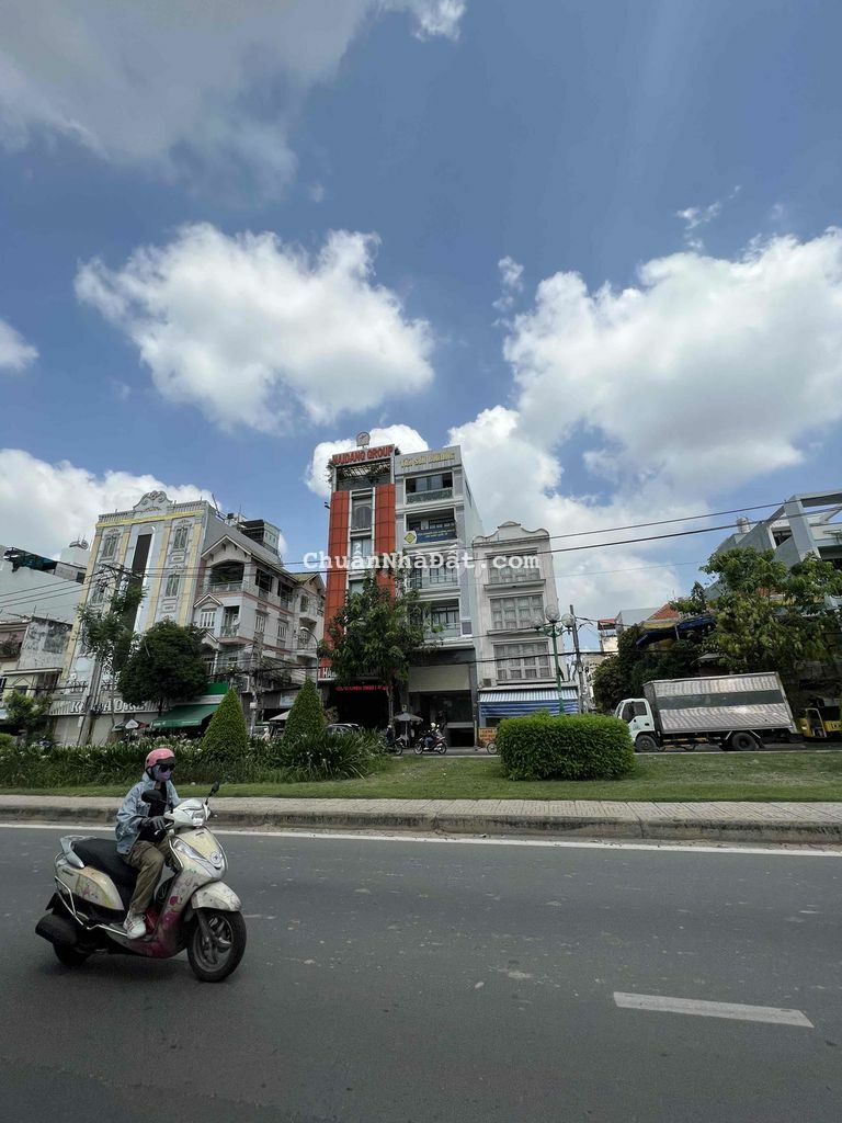 🐳★ Mặt tiền đường Tân Sơn ( 5x22m- 1 hầm -6 lầu)