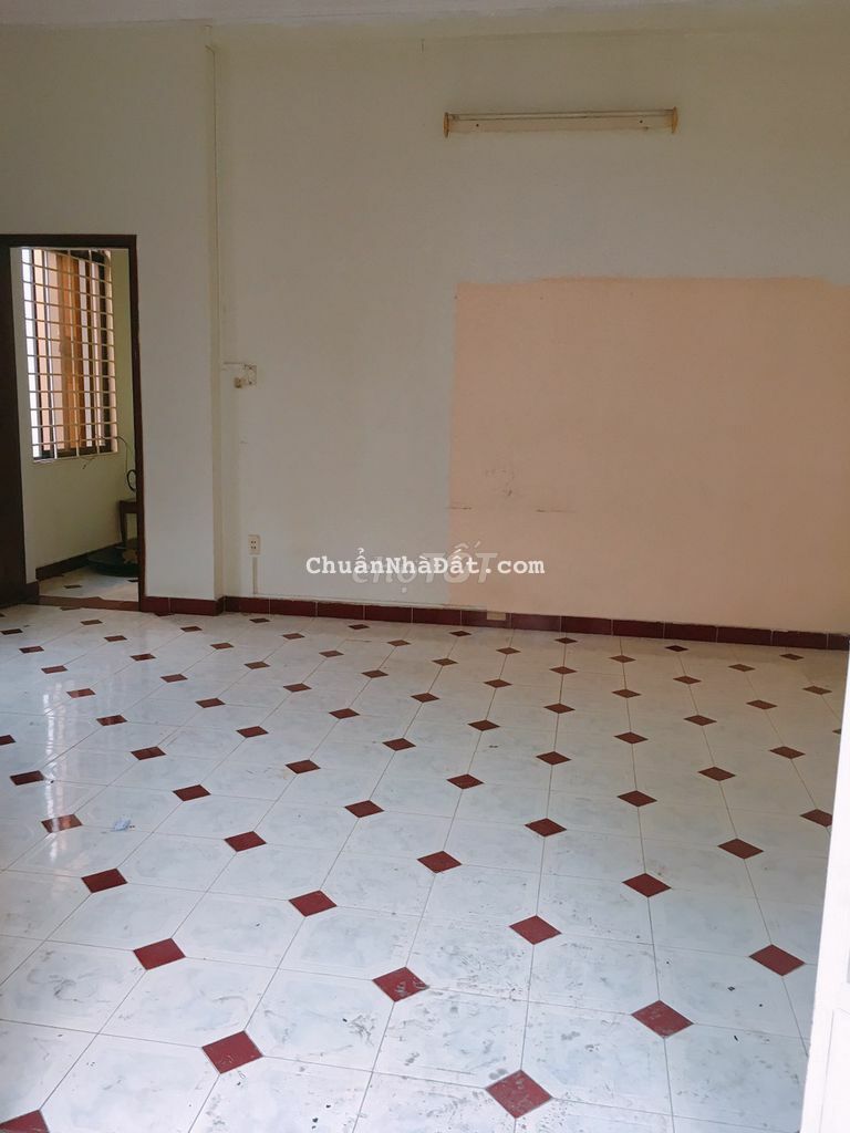 Cho thuê nhà mặt tiền Nguyễn Minh Hoàng 5x25m 1 trệt 3 lầu, kd tự do.