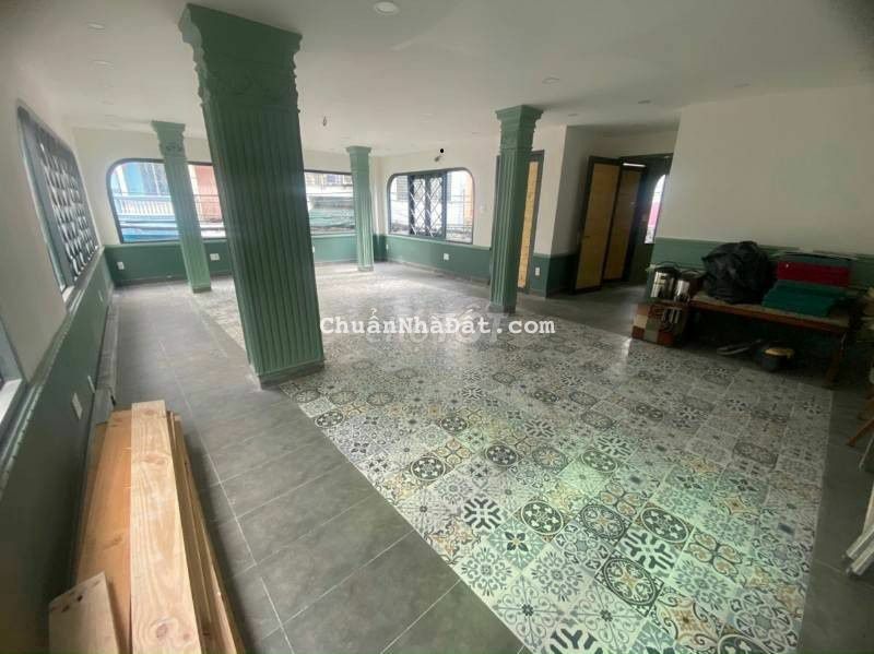 Nhà cho thuê nguyên căn 1 trệt 3 lầu trống suốt 9x15m. Diện tích 9x15m