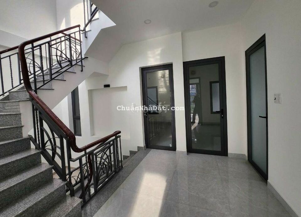 Cho thuê Nhà đường Cộng Hoà 7x20m 1 trệt 2 lầu