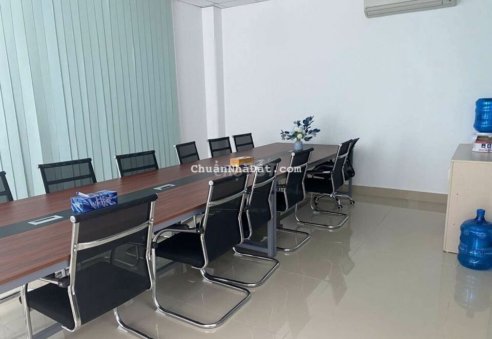 Cho thuê nhà đường út tịch 9x20m 1 trệt 3 lầu