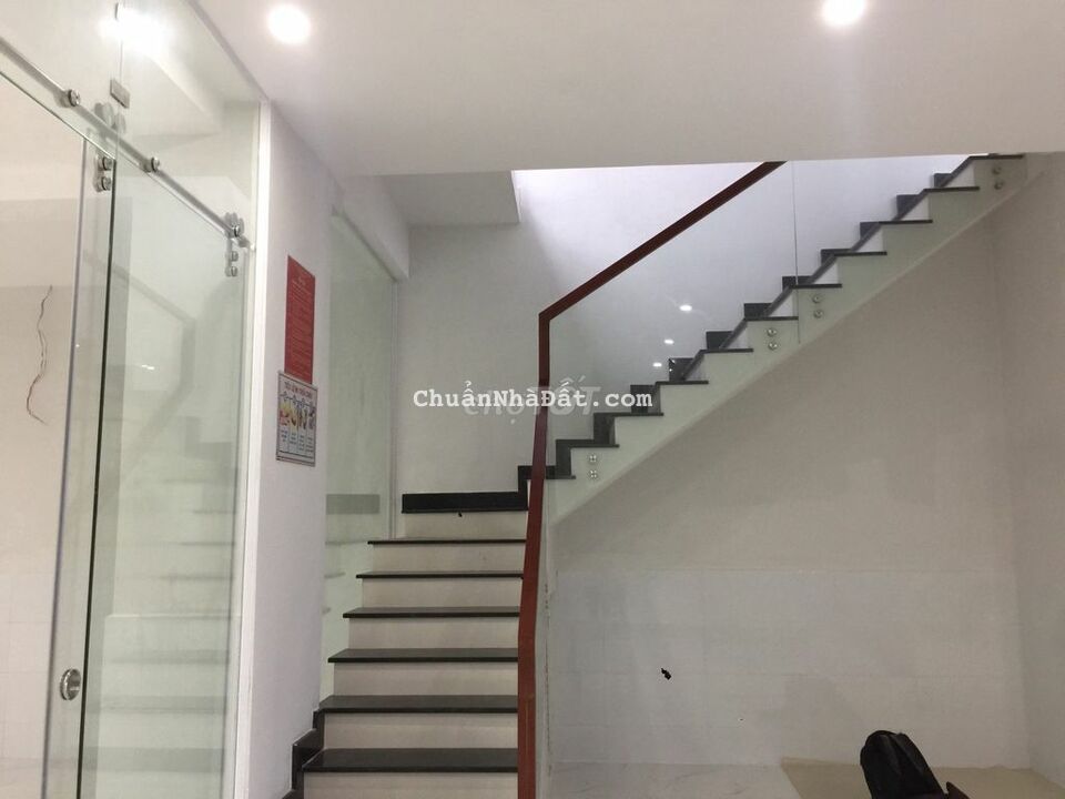 Biệt thự 8x25m trệt 2 lầu Nguyễn Trọng Tuyển Tân Bình