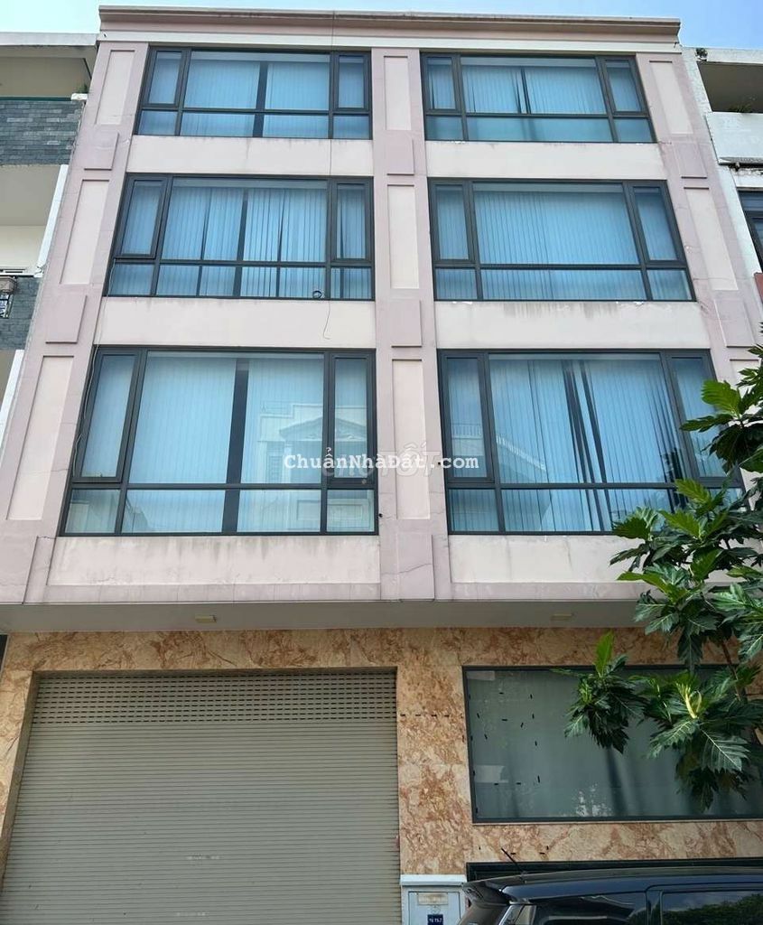 Nhà đường Cộng Hoà 10x20m 1 hầm 4 tầng