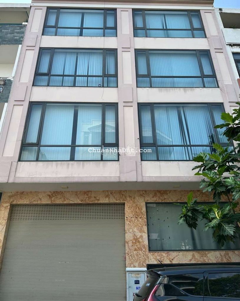 Nhà đường Cộng Hoà 10x20m 1 hầm 4 tầng