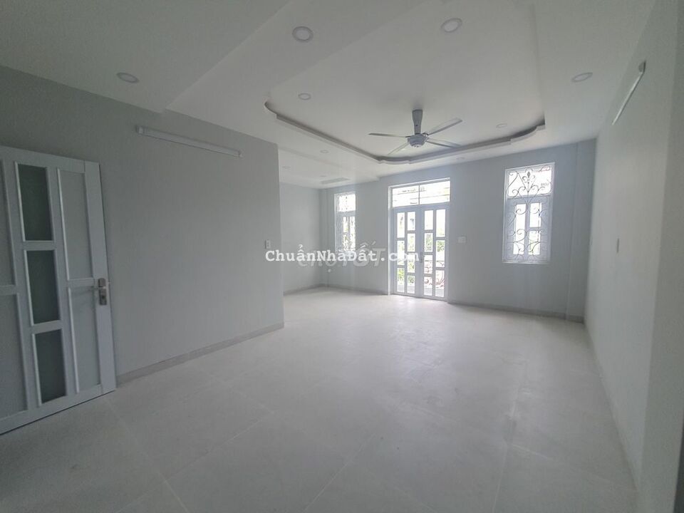 Nhà đẹp, nguyên căn khu 196 Cộng Hòa. Diện tích: 4x25m 1 trệt 2 lầu