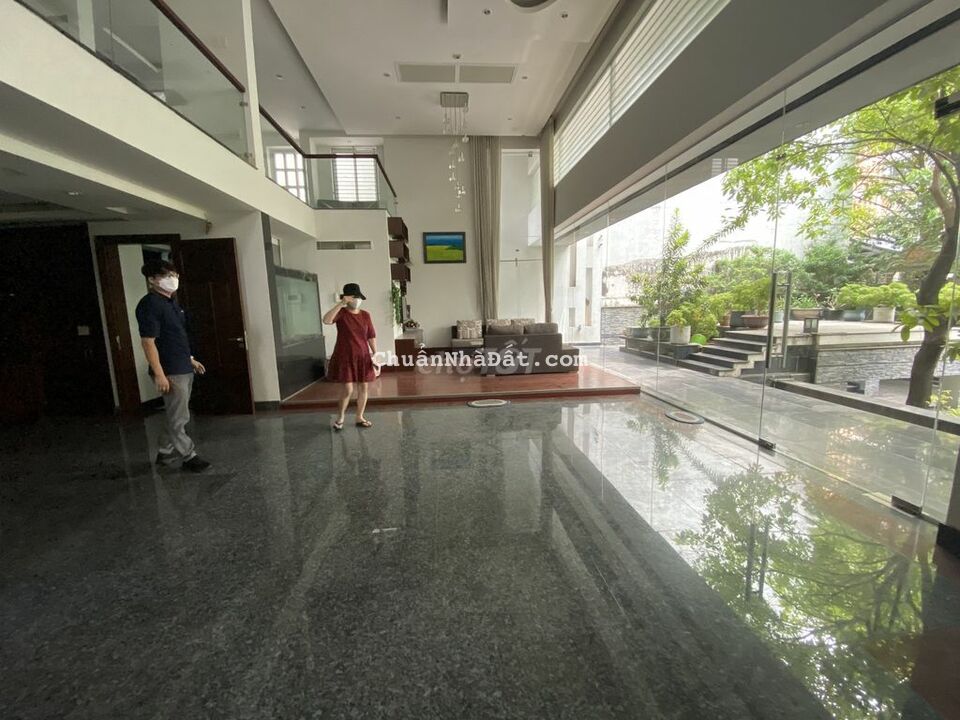 Cho thuê Villa 15x20m 1 hầm 1 trệt 3 lầu - Khu VPCT đường Cộng Hòa